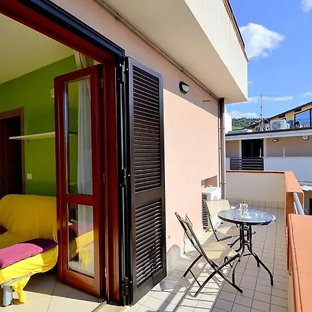 In Sleeps 2 With Air Con