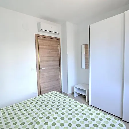 Apartment In Sleeps 2 With Air Con Agropoli